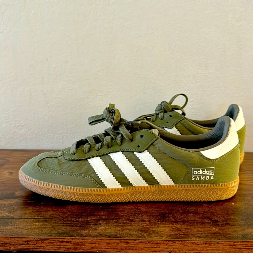 Adidas Samba: US 7.5 | Color: Olive Green